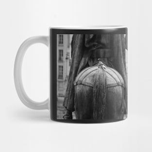 Paris - Pigeon accroupi Mug